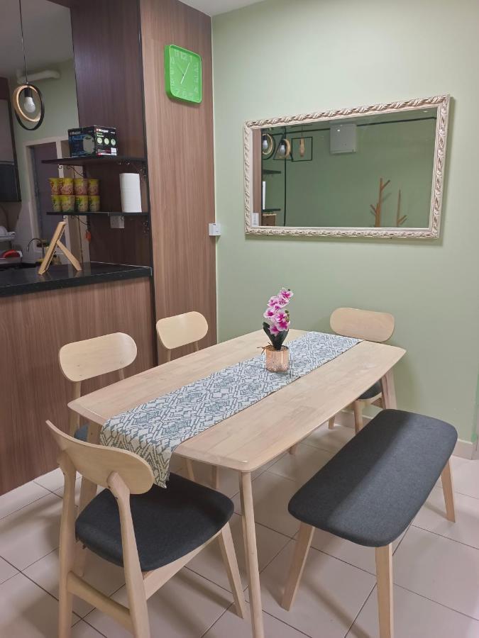 Nena Homestay Setia Alam, Air Conditioned, High Speed Internet Shah Alam Dış mekan fotoğraf