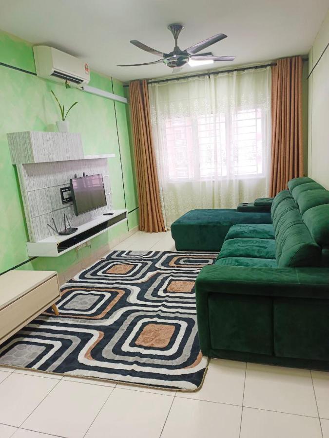 Nena Homestay Setia Alam, Air Conditioned, High Speed Internet Shah Alam Dış mekan fotoğraf