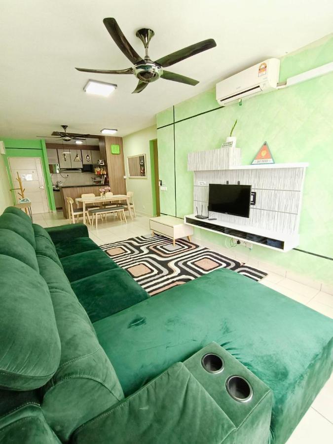 Nena Homestay Setia Alam, Air Conditioned, High Speed Internet Shah Alam Dış mekan fotoğraf