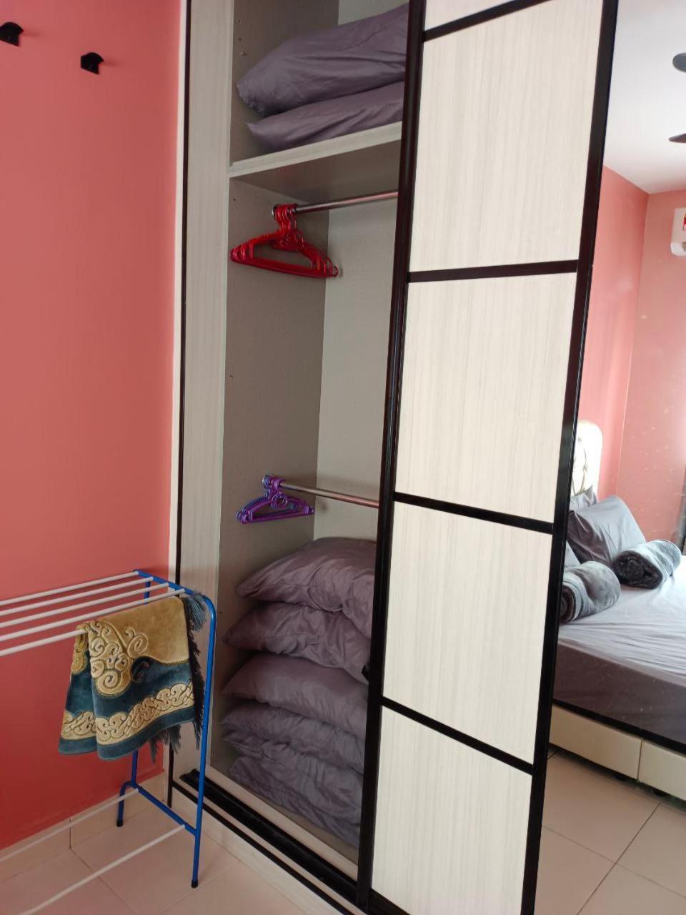 Nena Homestay Setia Alam, Air Conditioned, High Speed Internet Shah Alam Dış mekan fotoğraf