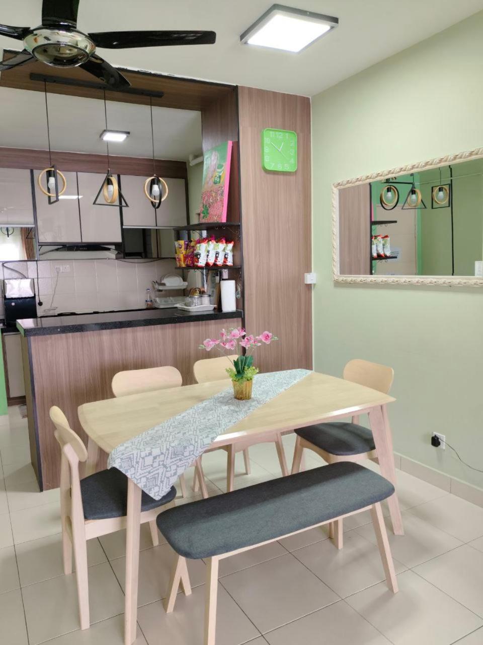 Nena Homestay Setia Alam, Air Conditioned, High Speed Internet Shah Alam Dış mekan fotoğraf